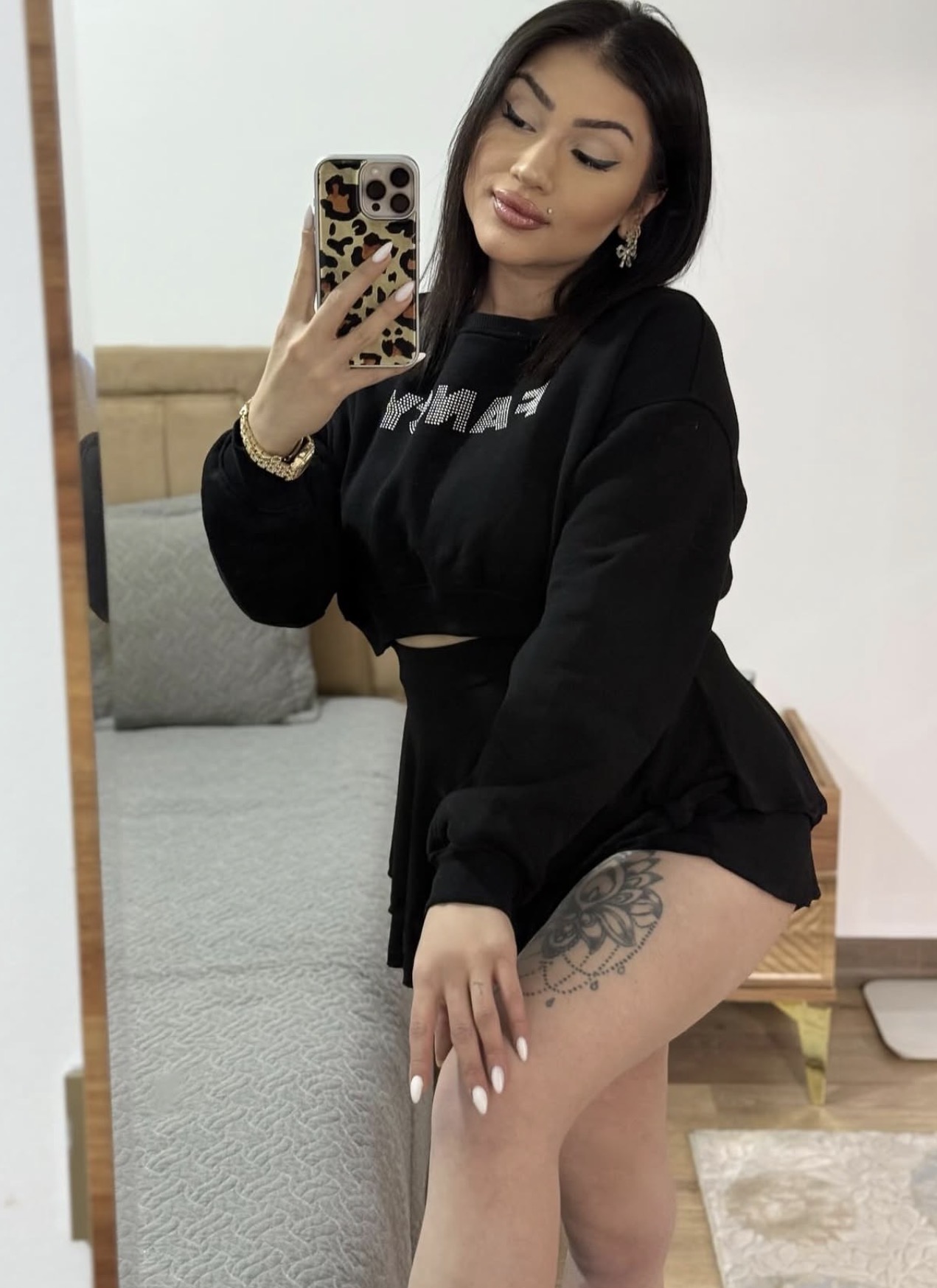 Köşe Zarif ve Güçlü Kadın Escort Bayan Yasemin