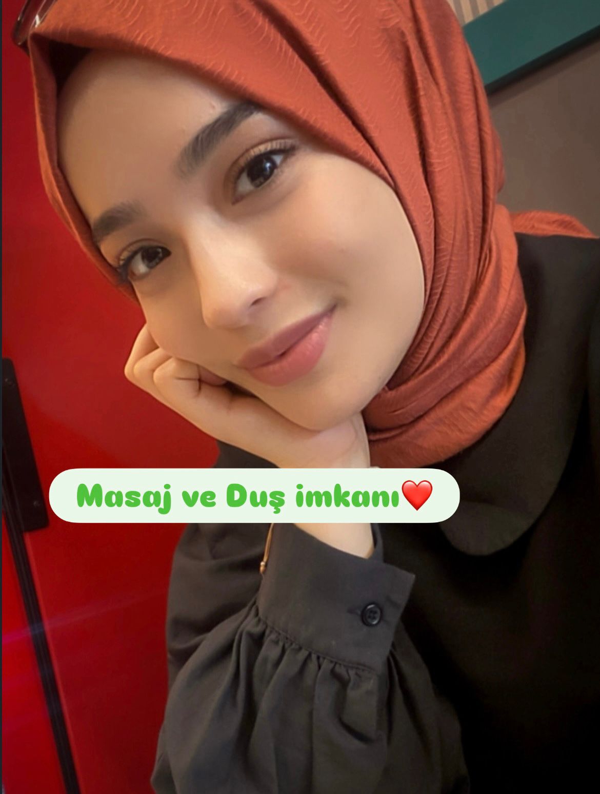 Çömlekli Başarıya Odaklanmış Kadın Bayan Escort Zehra